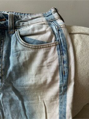 BDG Light Wash Two-Tone Denim Jeans